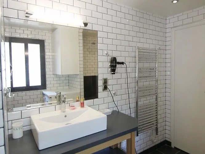 Domaine Du Clos Fleuri - بيت ضيافة 4*